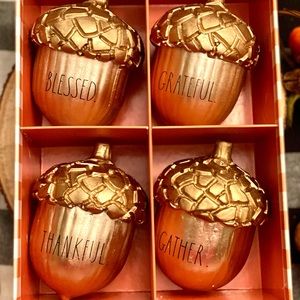 Brand New Rae Dunn Large Gold Fall Acorns